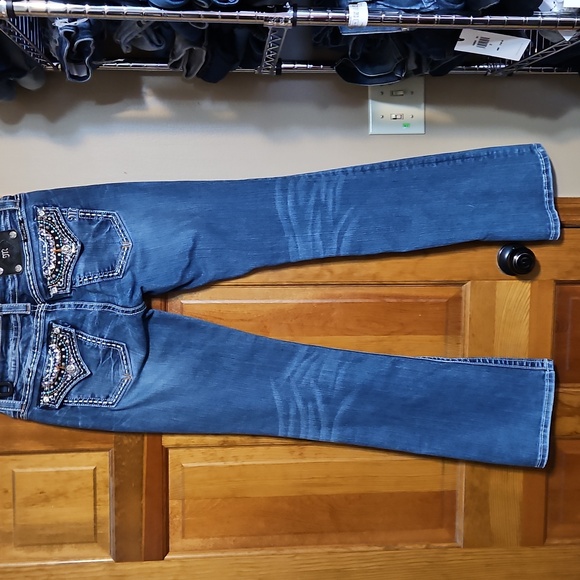 Miss Me Signature Boot Cut Low-Rise Embellished Jeans - Picture 5 of 12